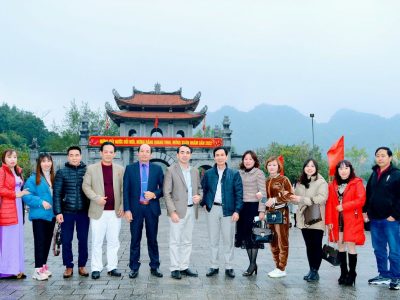 Du xuân đầu năm